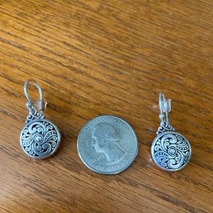 Sterling Silver fabulous earrings.